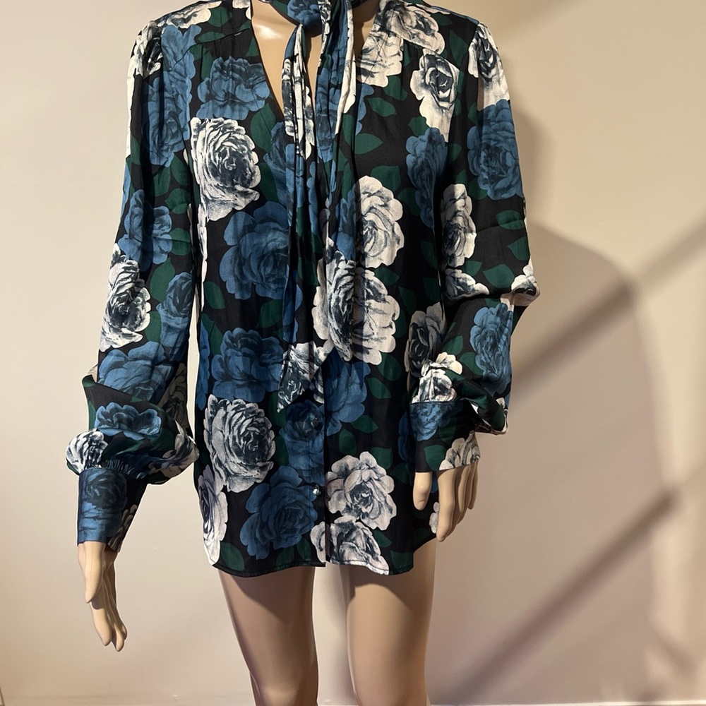 Chic Blue Blouse with Elegant Floral Design